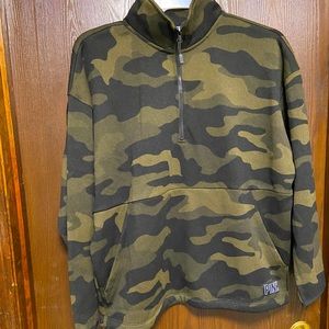 VS PINK Camo partial zip pullover new w/o tags